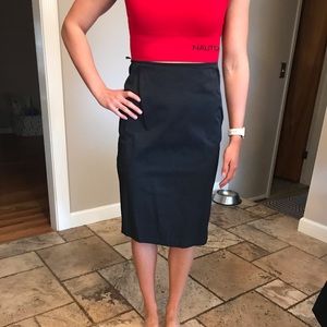 STRAIGHT BLACK SKIRT -like new